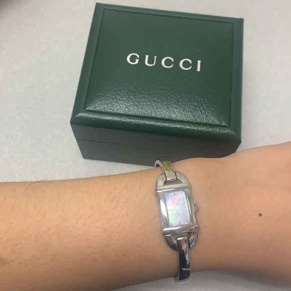 💥SALE💥Authentic Gucci Watch Mother Pearl 6800L🌸 - Picture 3 of 17